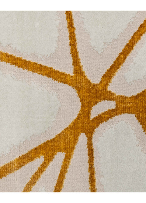 Tapete Moderno Neutro con Diseño Lineal en Dorado - Vista alternativa