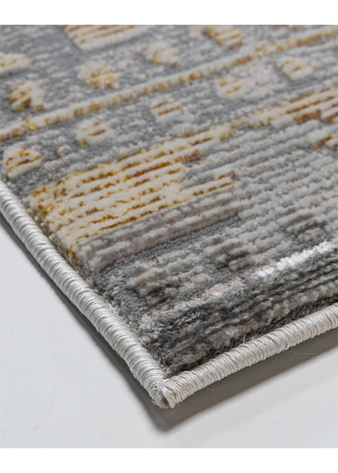 Tapete Geométrico Gris con Grecas Desgastadas en Oro