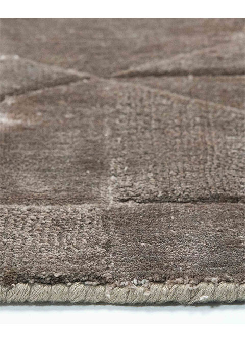 Tapete Geométrico Tabaco con Triángulos Tallados