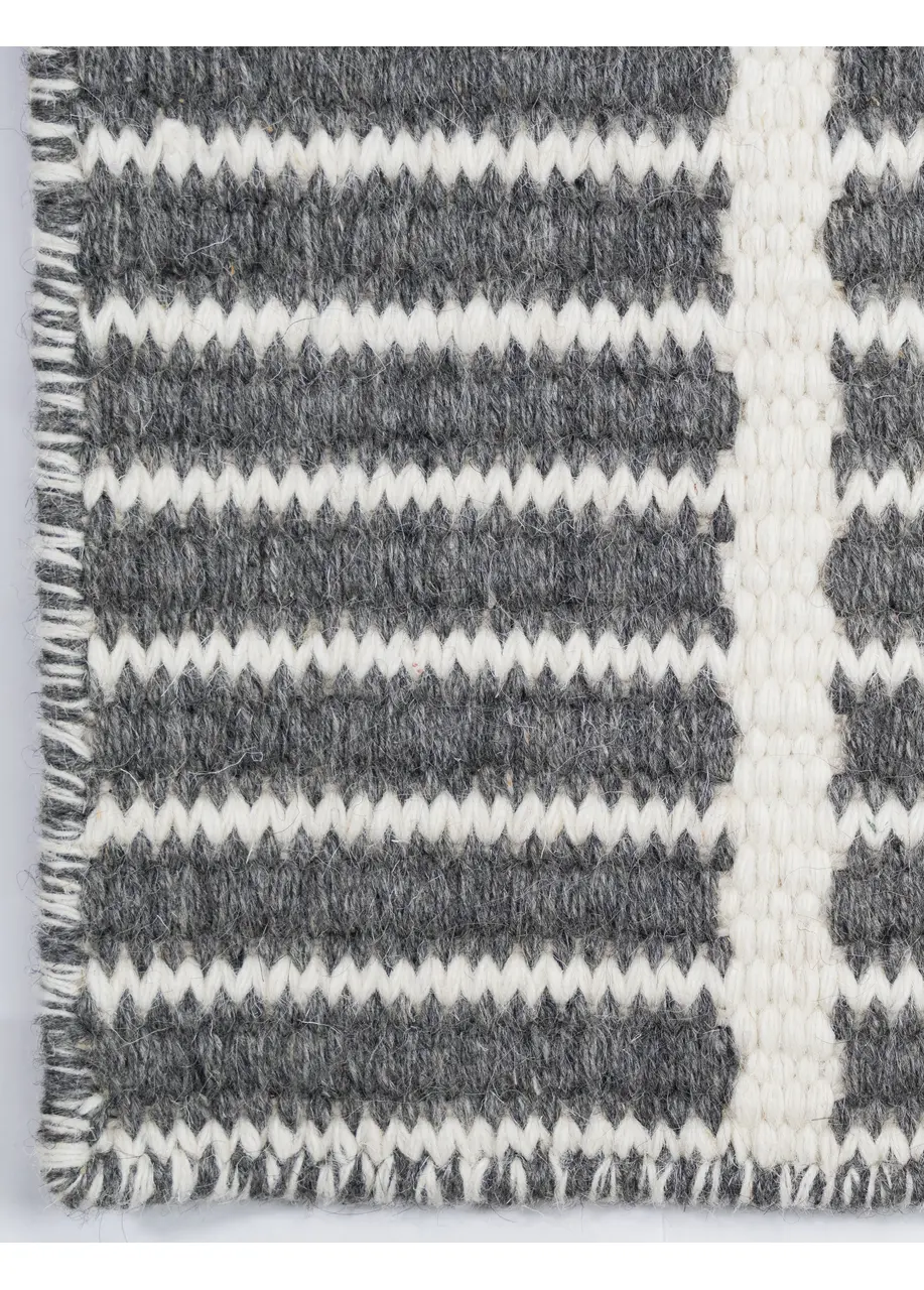 Tapete Texturizado Gris Carbón con Escalerilla en Blanco