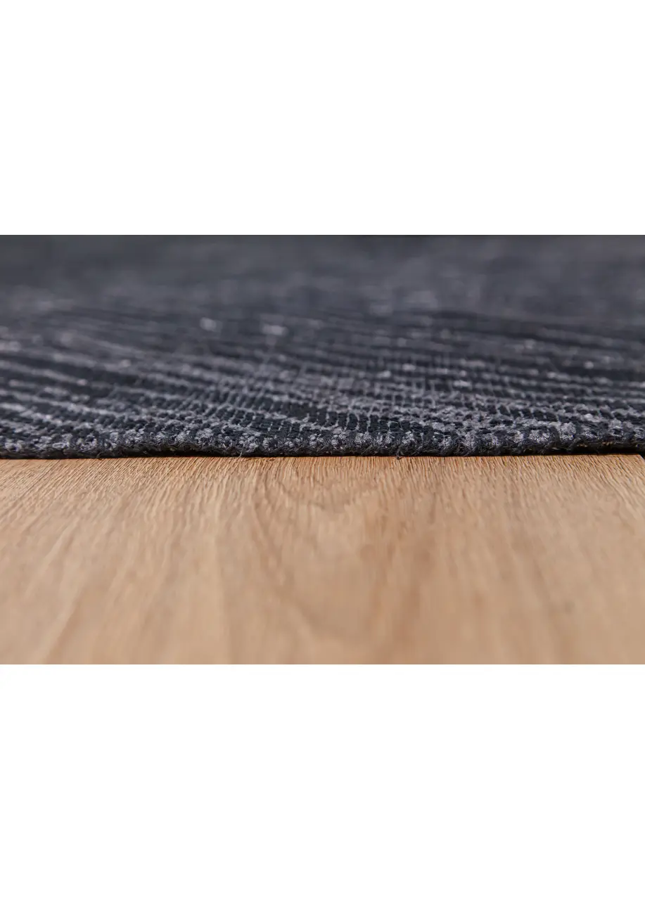 Tapete Moderno Negro con Rombos Concéntricos en Gris Claro