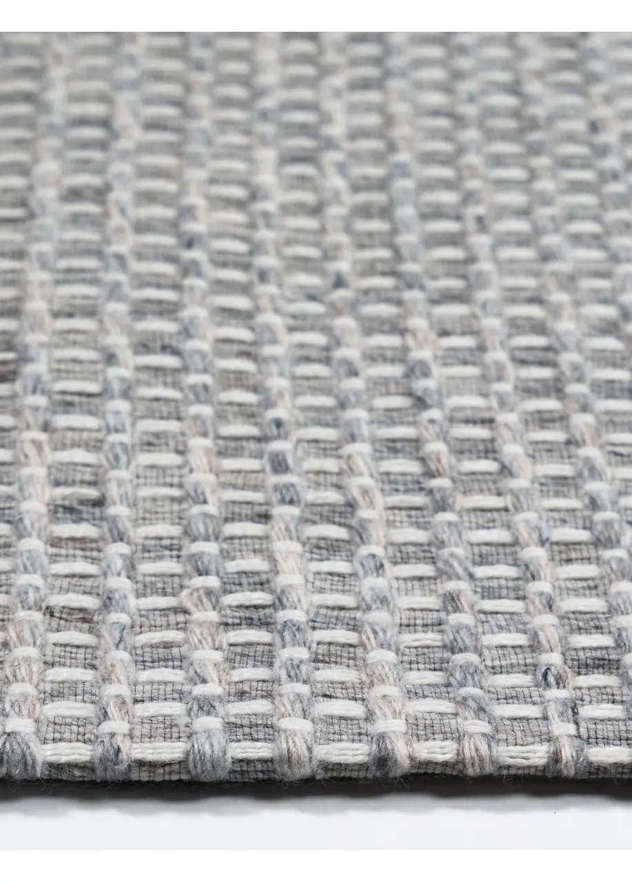 Tapete Tejido Gris con Trama de Canasta en Marfil