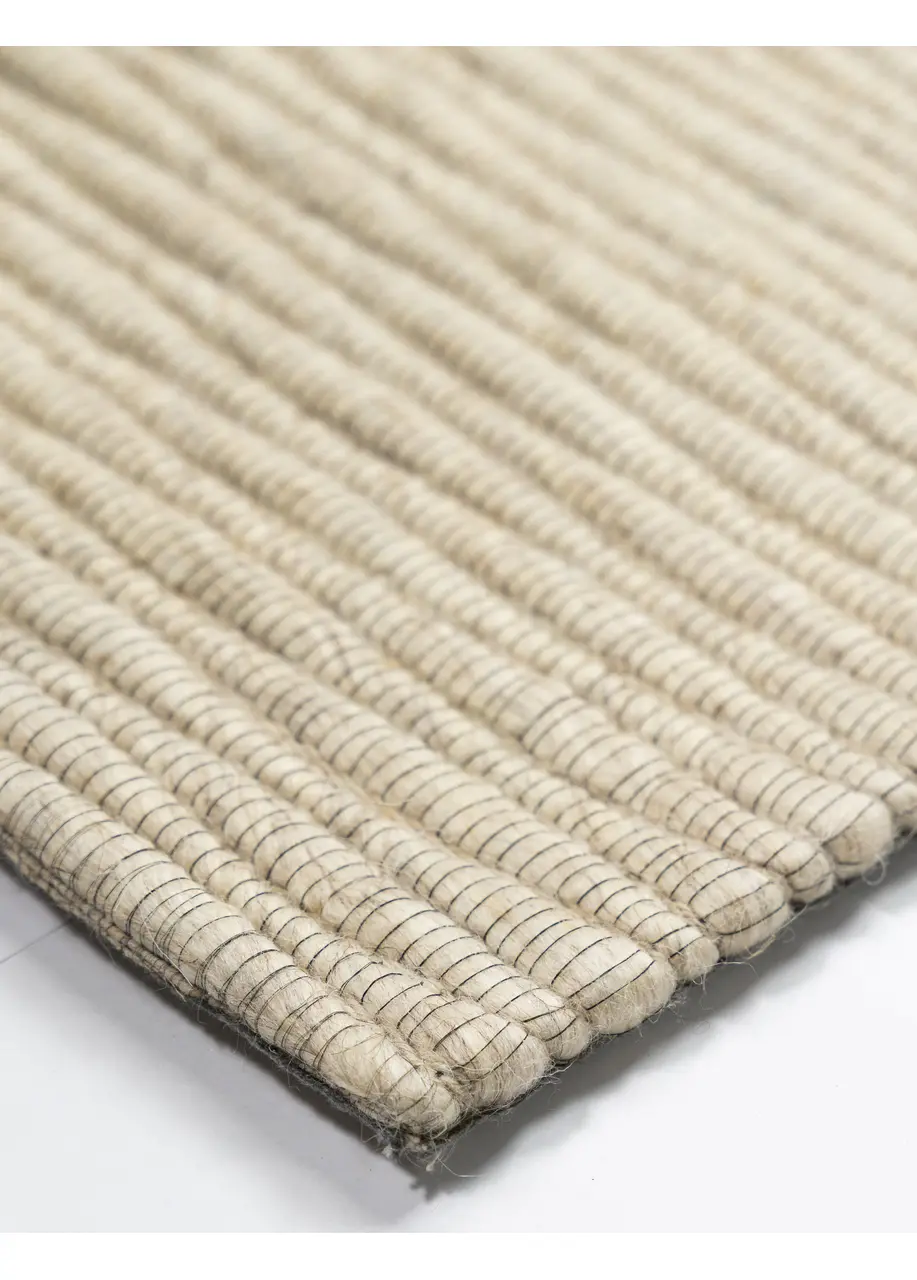 Tapete Tejido Beige con Cordones Ondulados