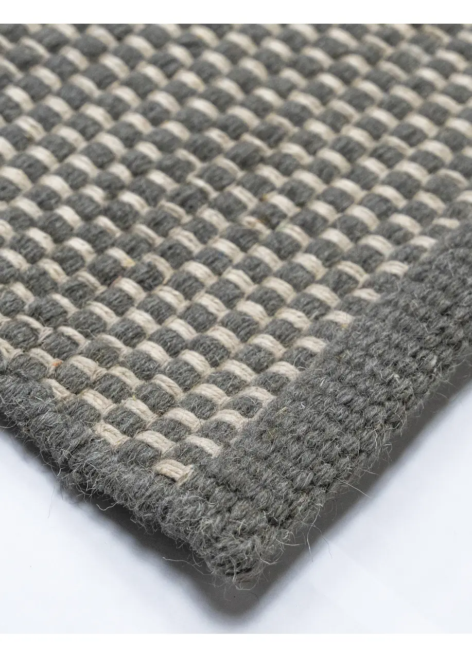 Tapete Tejido Gris Oscuro con Damero en Marfil